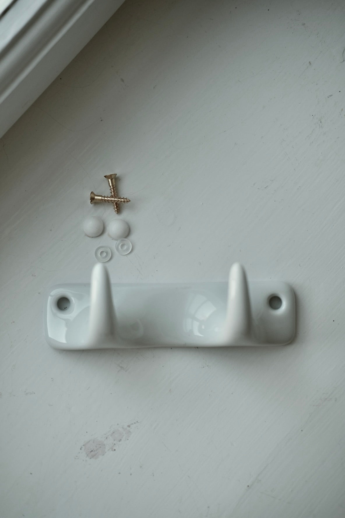 Hook • Porcelain • 1 • White • Square