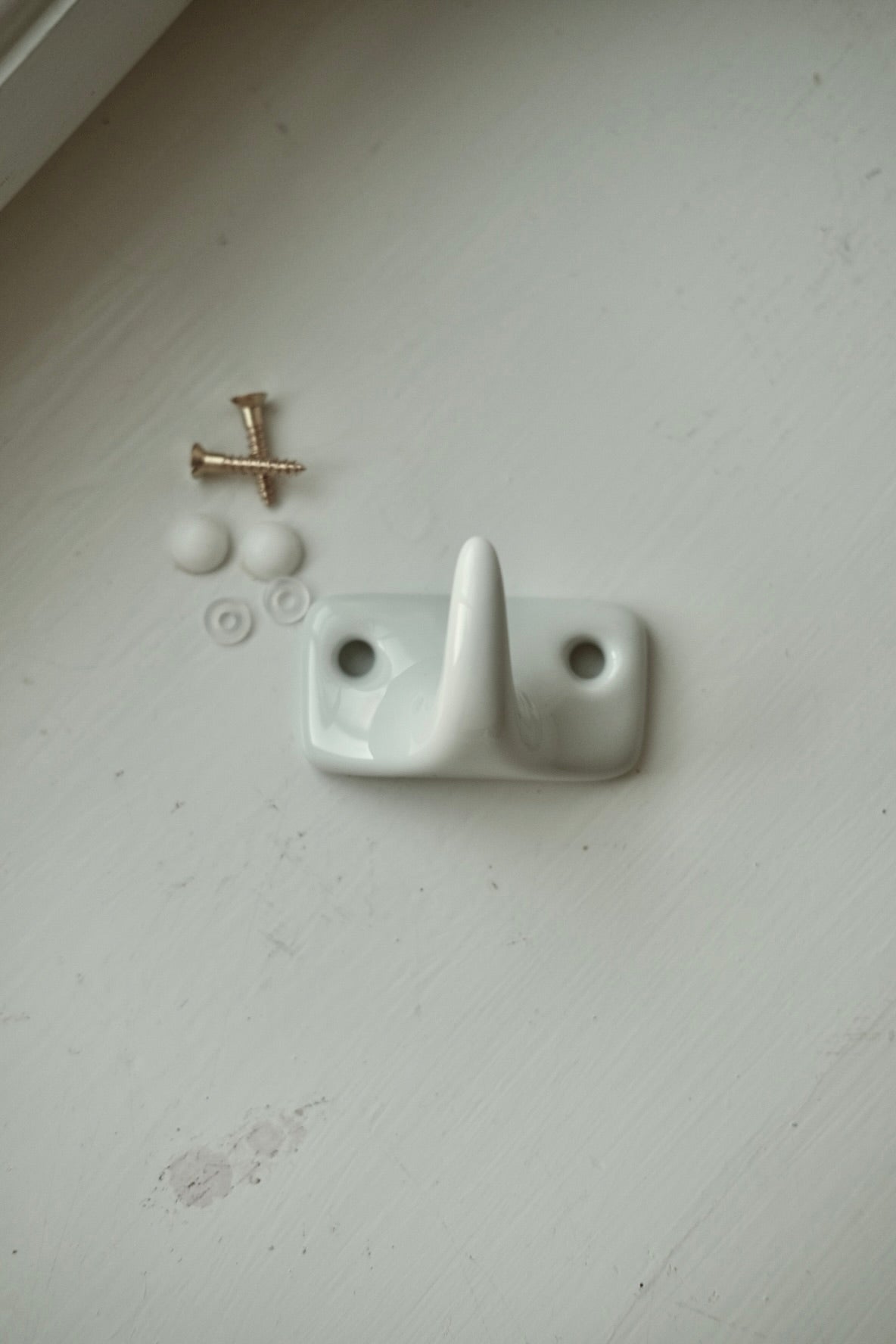 Hook • Porcelain • 1 • White • Square