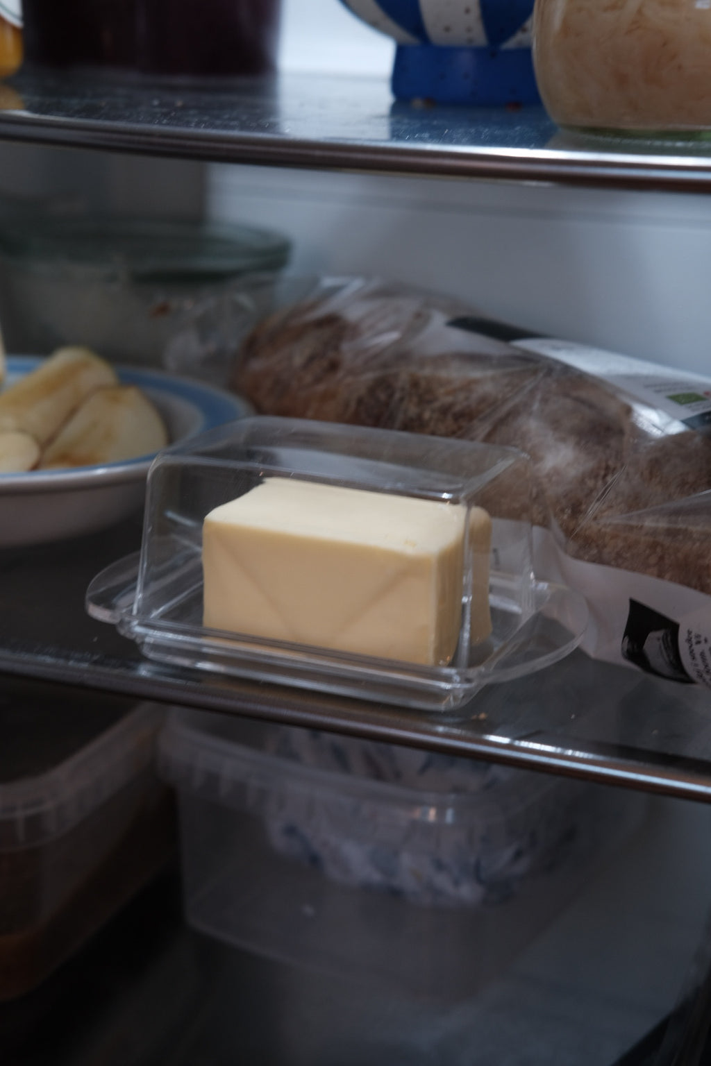 Clear butter dish by Heim Söhne with a sleek, transparent design perfect for serving butter at the table.