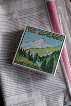 Pack of Archivist Gallery Tændstikker with wooden sticks and red-tipped matches, displayed on a neutral background.