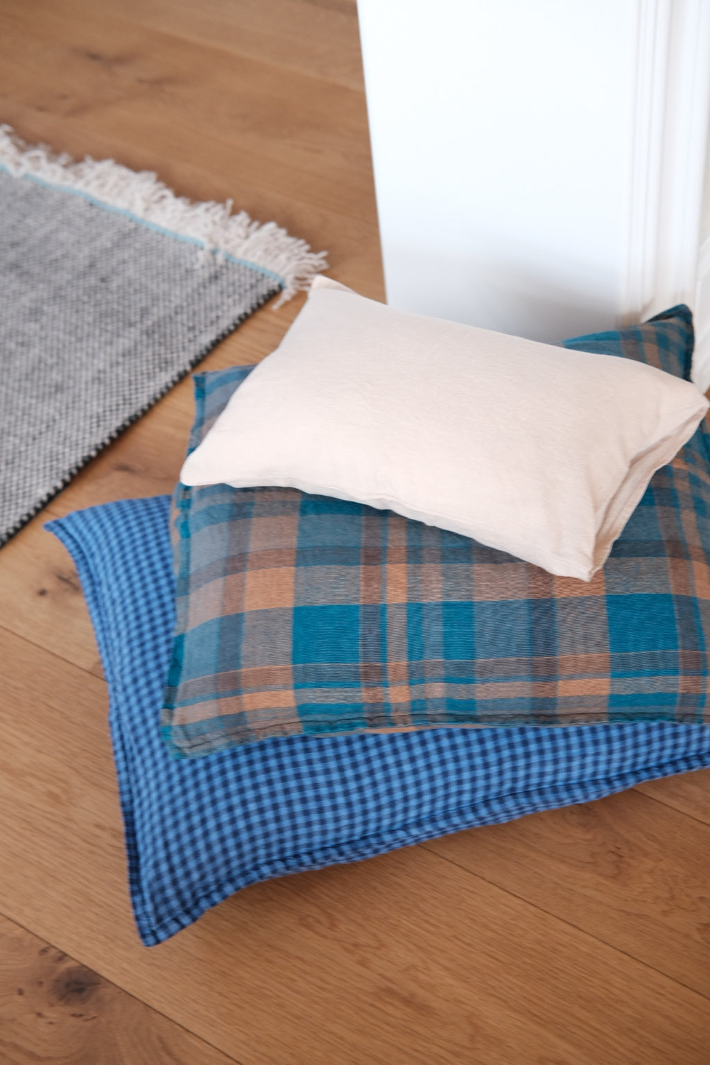 Pudevår • Hør • 50x70 cm • Blå & Sort tern