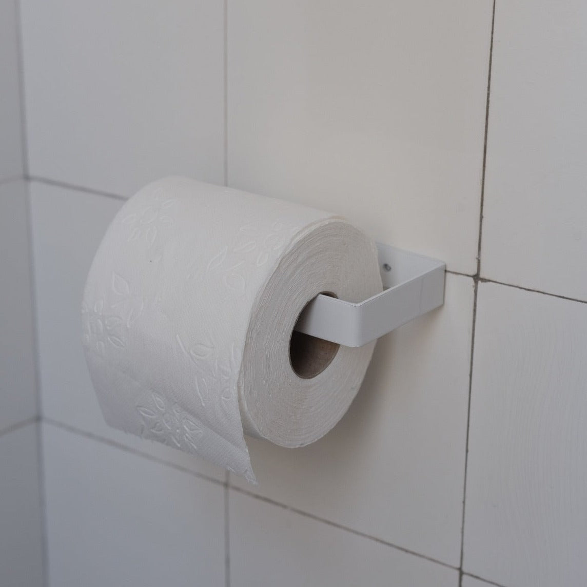 Toilet roll holder • Metal • White