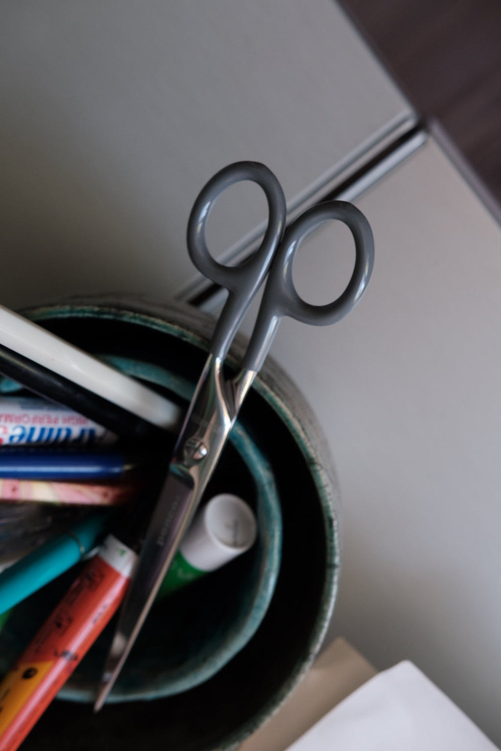 Saks • Grå Emalje • Stor