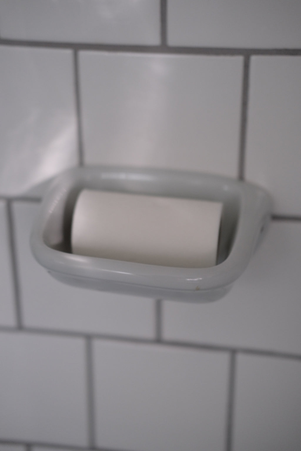 Toiletrulleholder • Porcelæn
