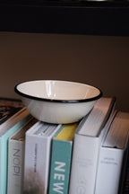 Morgenmadskål • Emalje • Elfenben