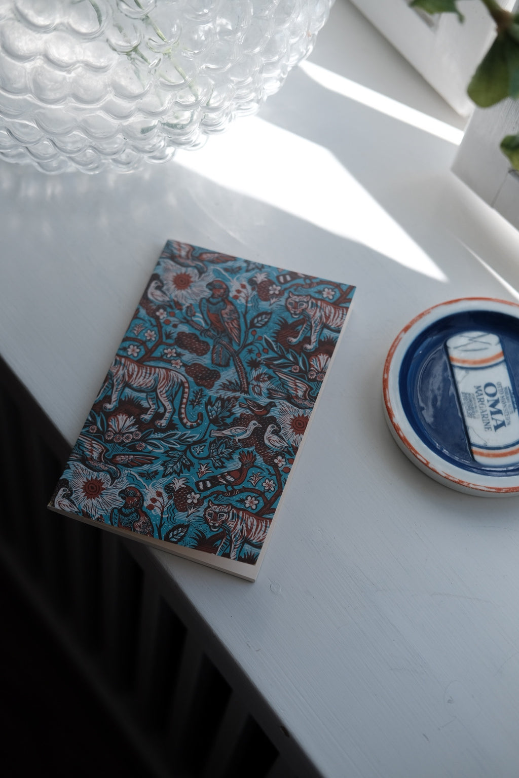 Notesbog fra Art Angels med tigerprint, blanke sider til notater og kreativitet, holdbar og stilfuld notesbog.