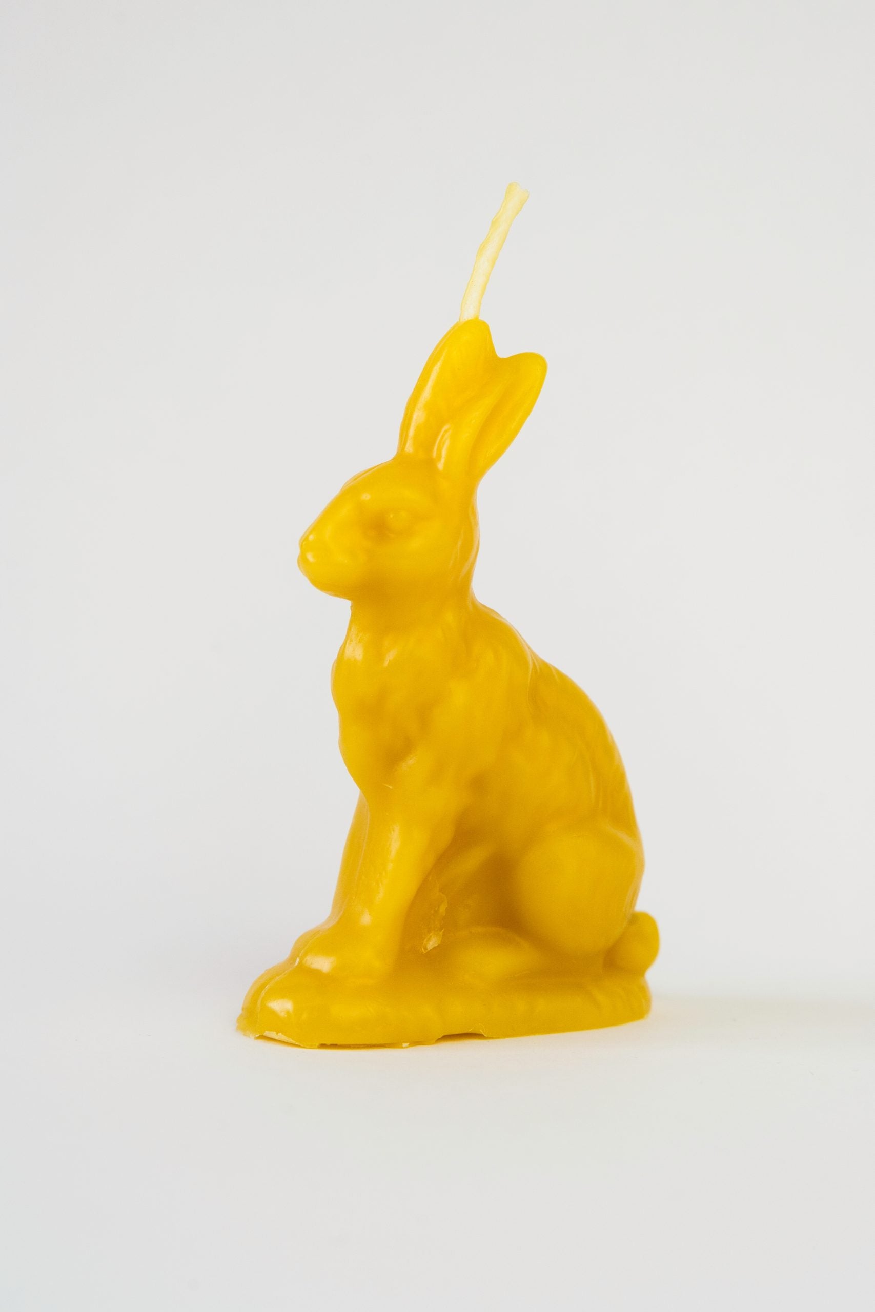 DORA Bivoks påskehare julelys in soft pastel colors, showcasing a charming rabbit design for festive decor.