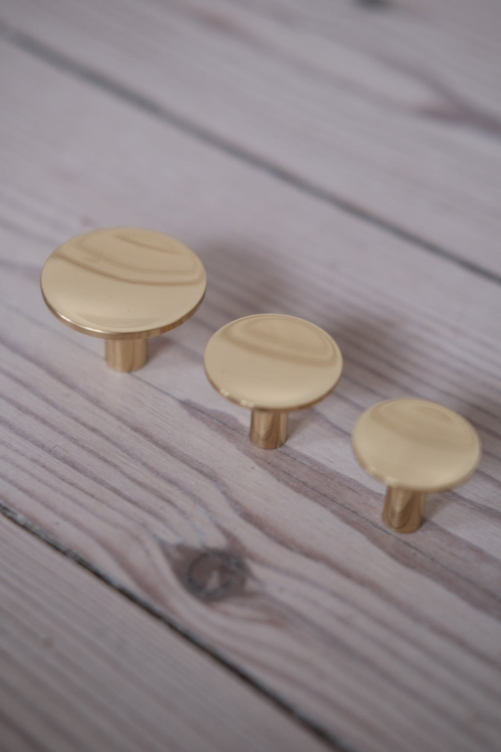 Furniture knob • Handle • Brass • 18 mm