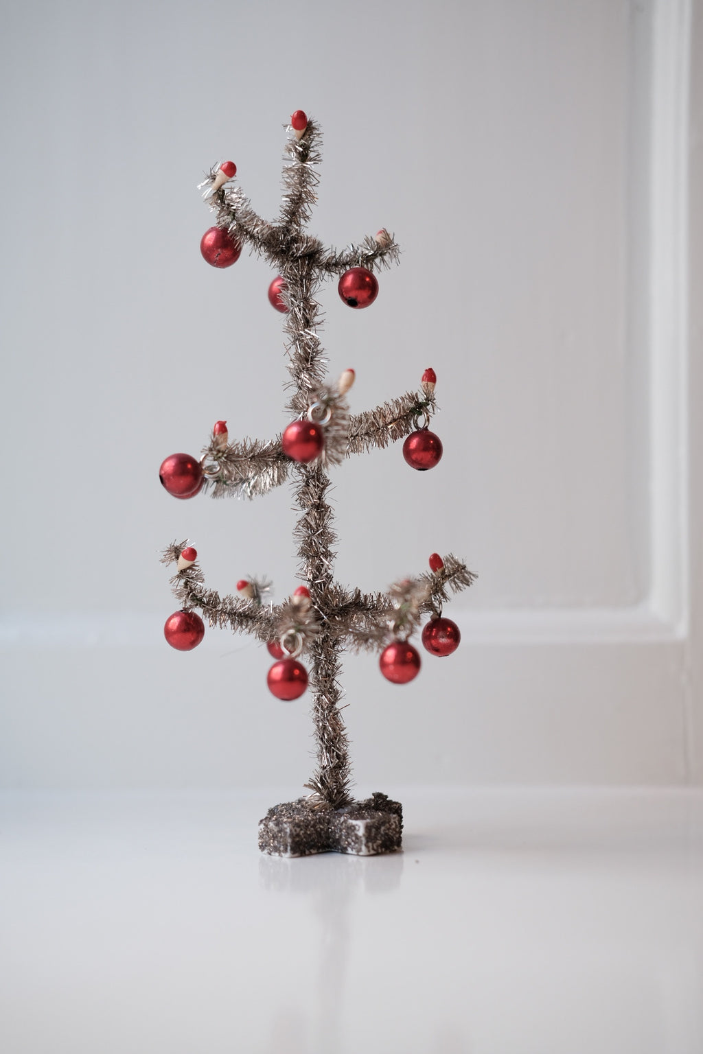 Juletræ • Sølv Glitter • Kugler