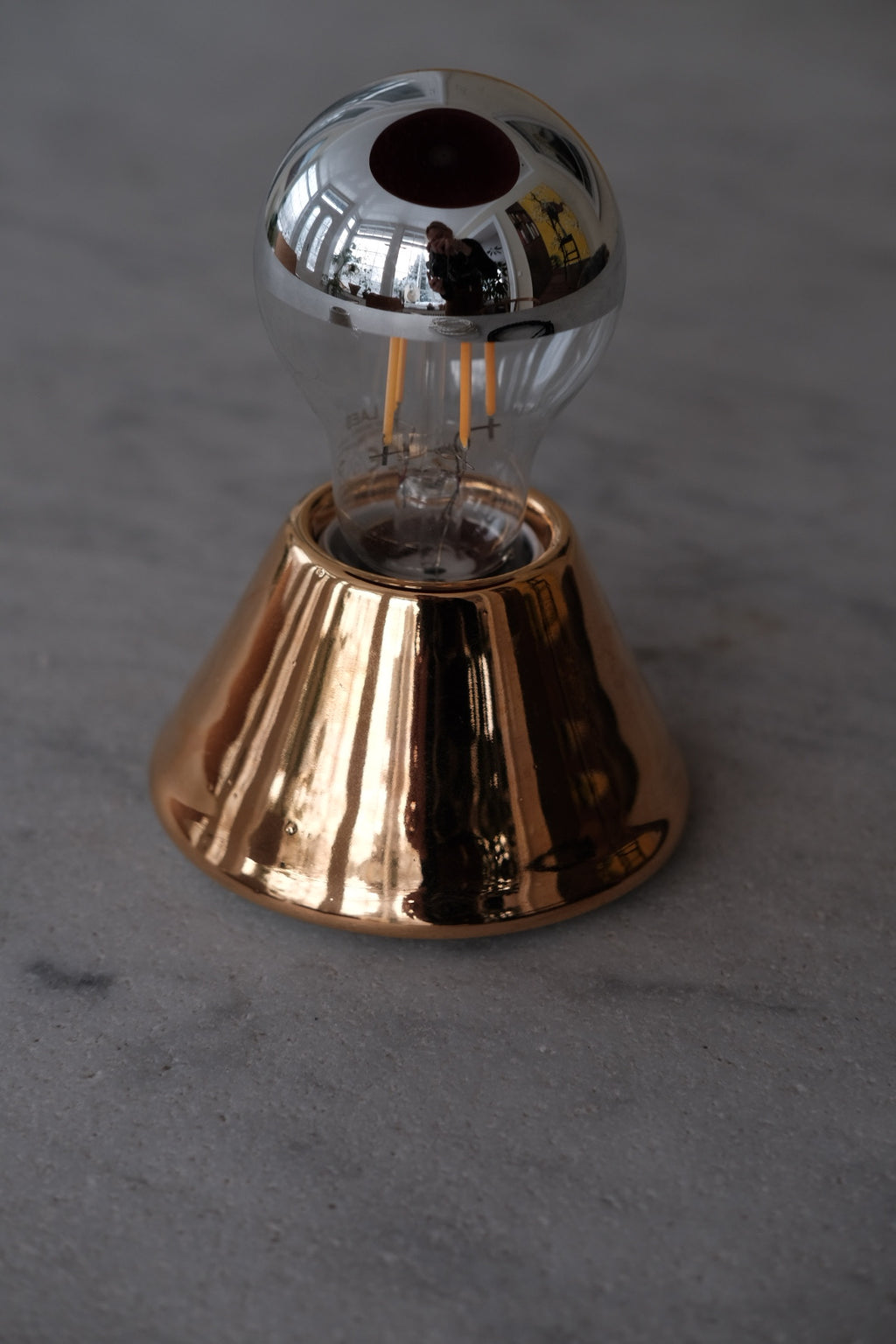 Porcelænslampe • Guldbelagt • DORA