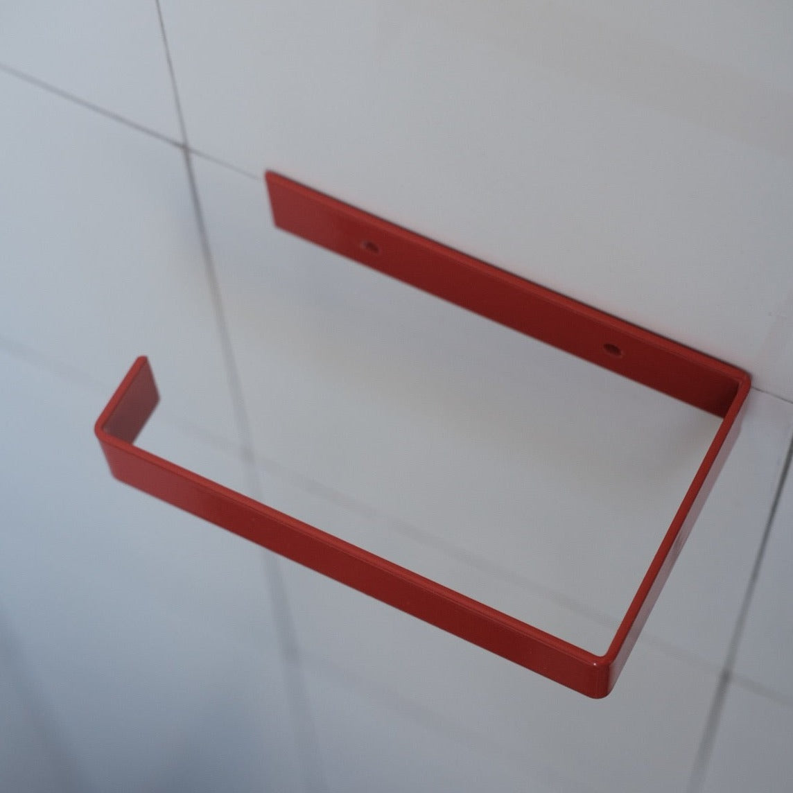 Toilet roll holder • Metal • Red
