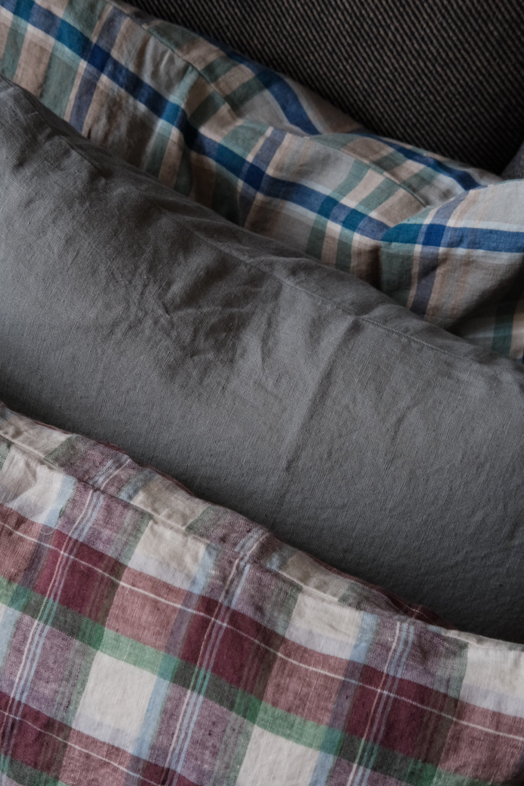 Pudevår • Hør • 50x50 cm • Blommefarvet Tern