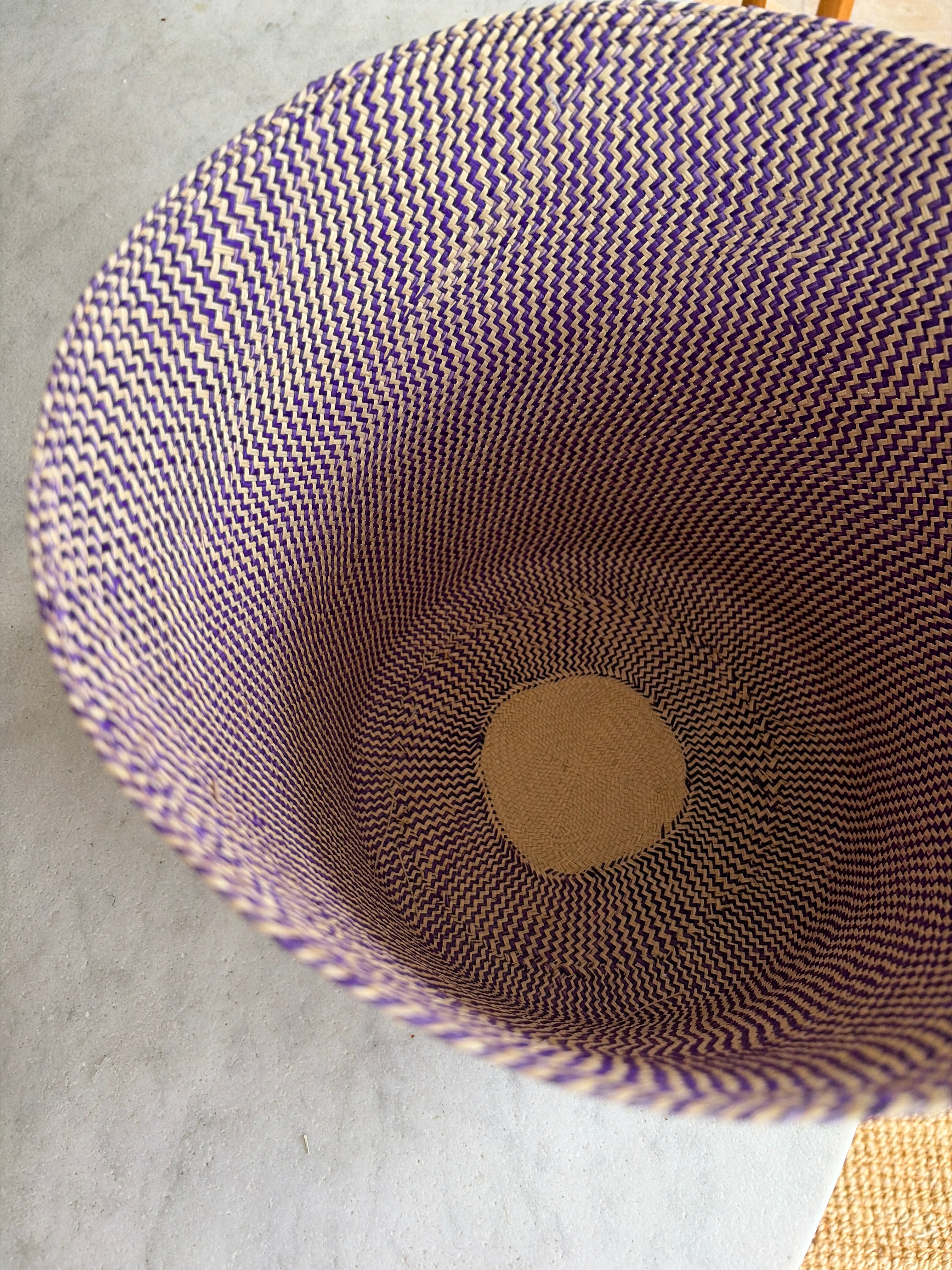 Woven basket in Iraca palm leaves • Large • Lilac and Natural