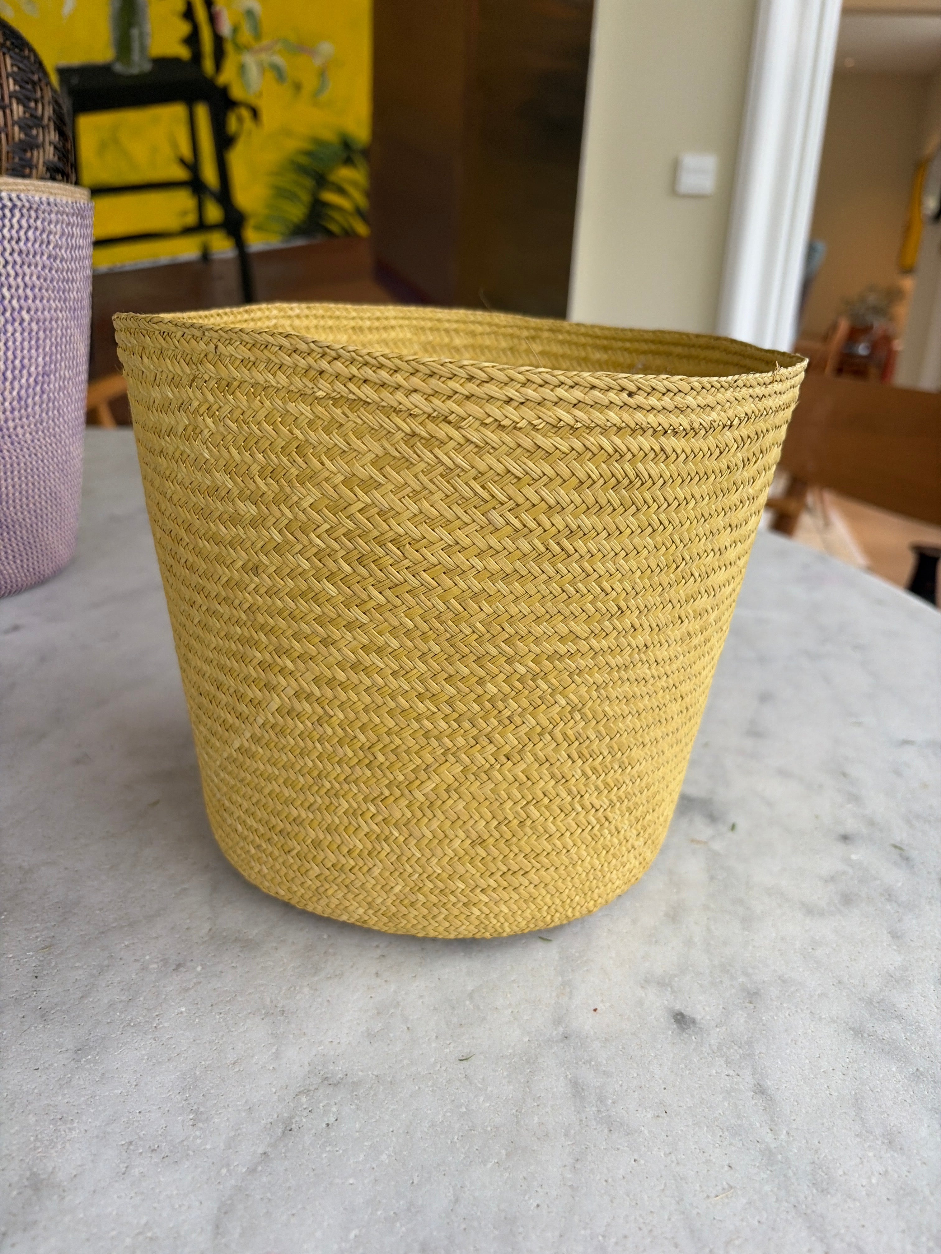 Braided basket in Iraca palm leaves • Medium • Lime