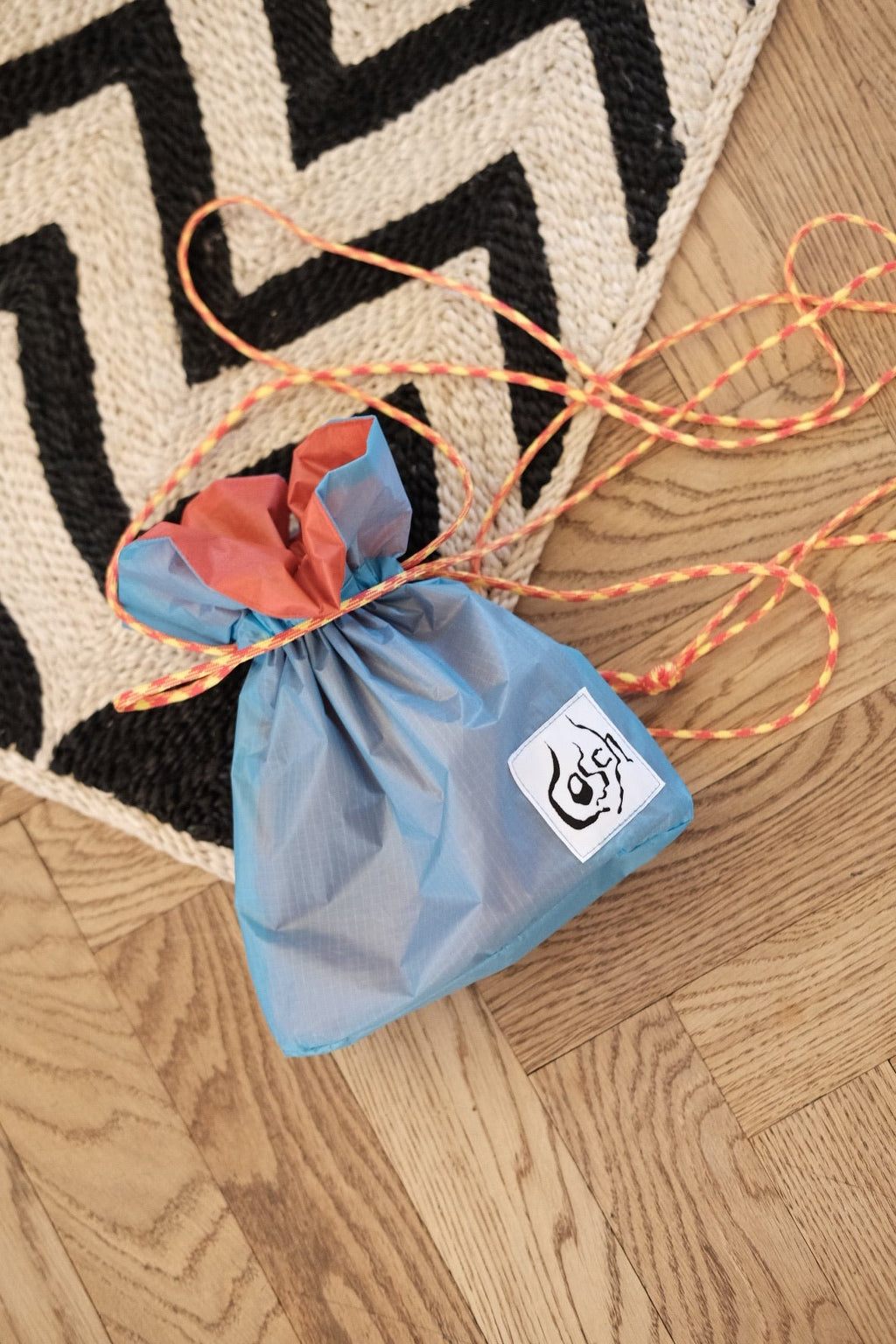 Taske • Med snor • Spilerdug • Assorteret