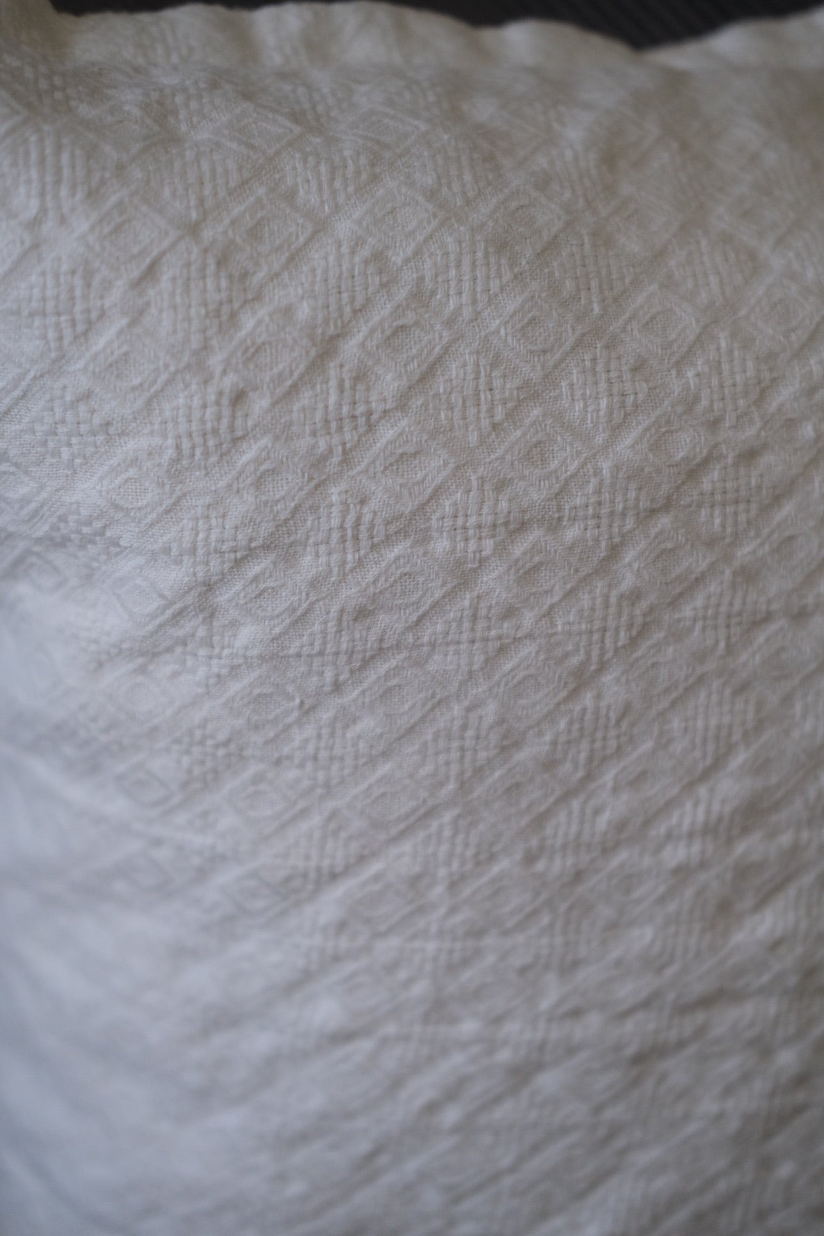 Hørpude fra Linge Particulier, Mellemstørrelse, Ceremonie-serie, blød og elegant pude til hjemmet.