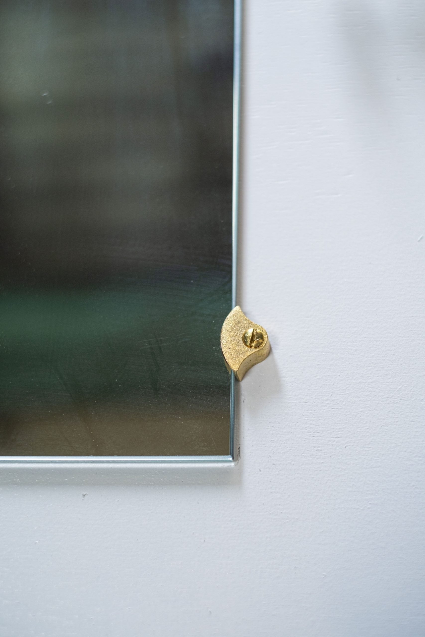 Beslag • Spejlophæng • Messing • 4 stk • DORA