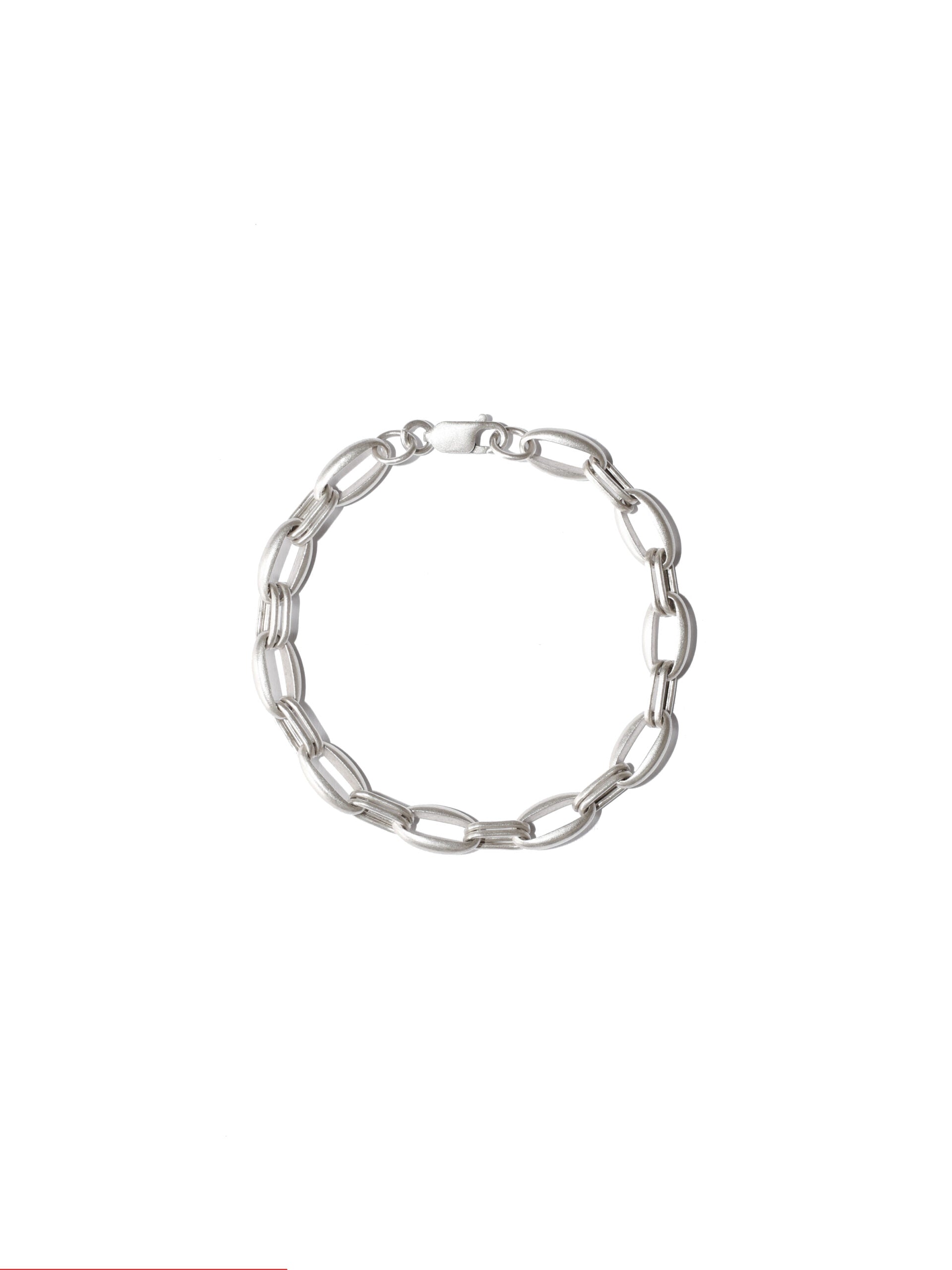 Loop Bracelet 02 fra SOTE – håndlavet smykke i sterling sølv