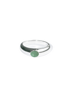 Sølvfingerring med grøn aventurinsten fra SOTE Horizon Signet smykke kollektion, elegant og moderne design.