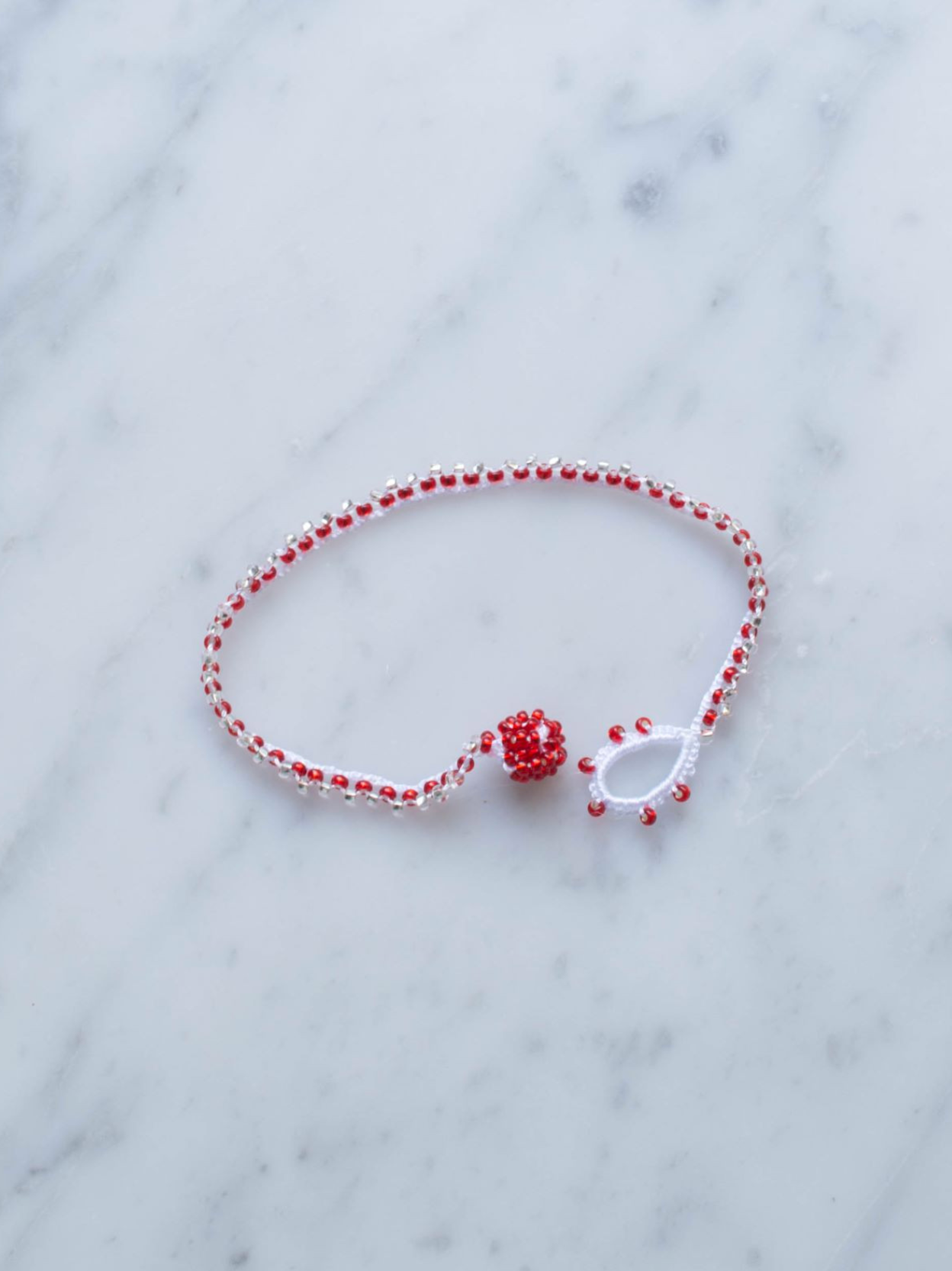 Armbånd • Kniplet • Rød & hvid