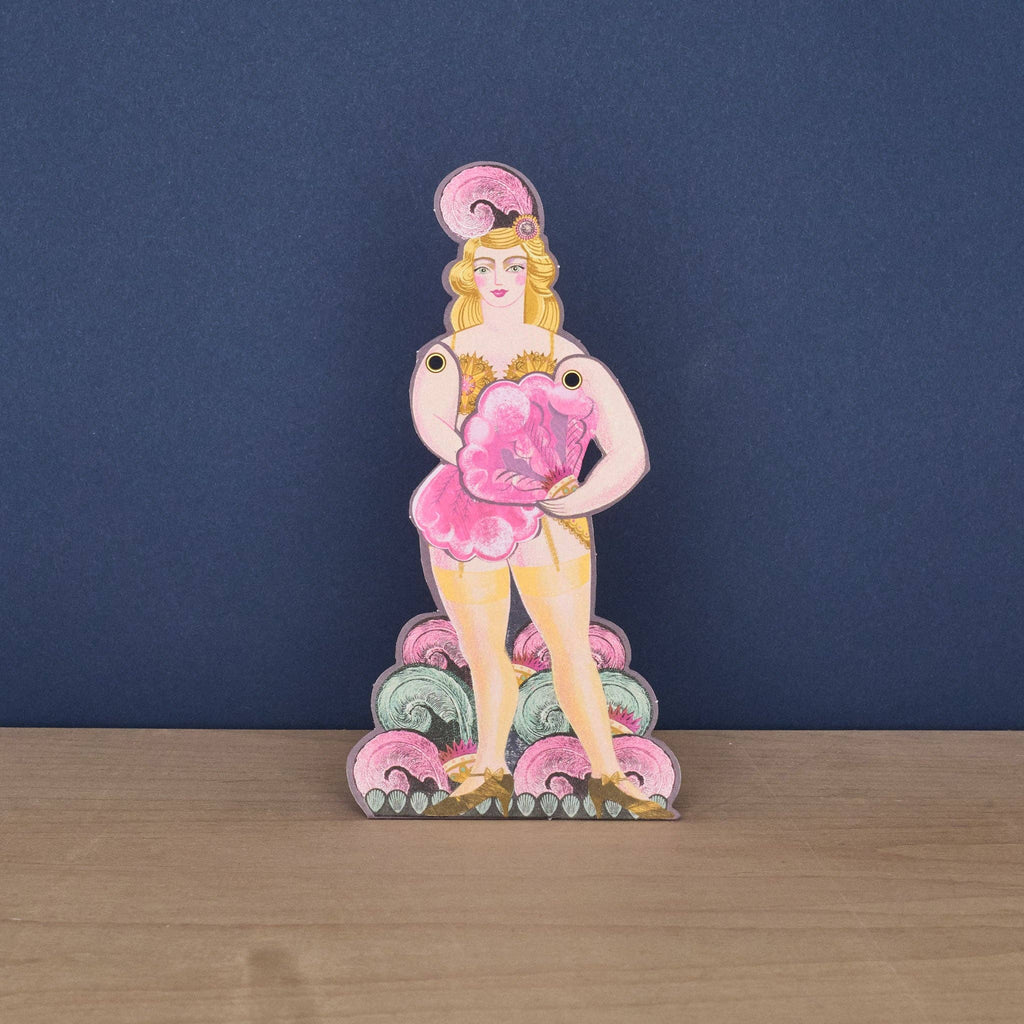 Kort fra Art Angels med dansemotiv, farverigt design, perfekt til kortspil eller som samlerobjekt.
