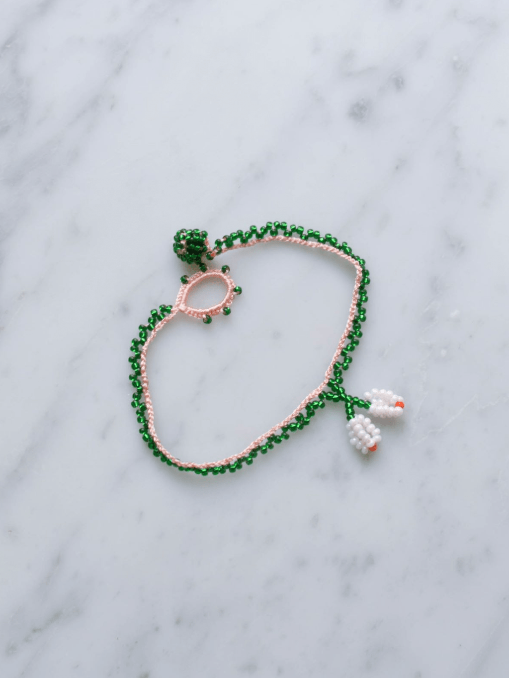 Armbånd • Kniplet • Grøn med hvid blomst - DORA