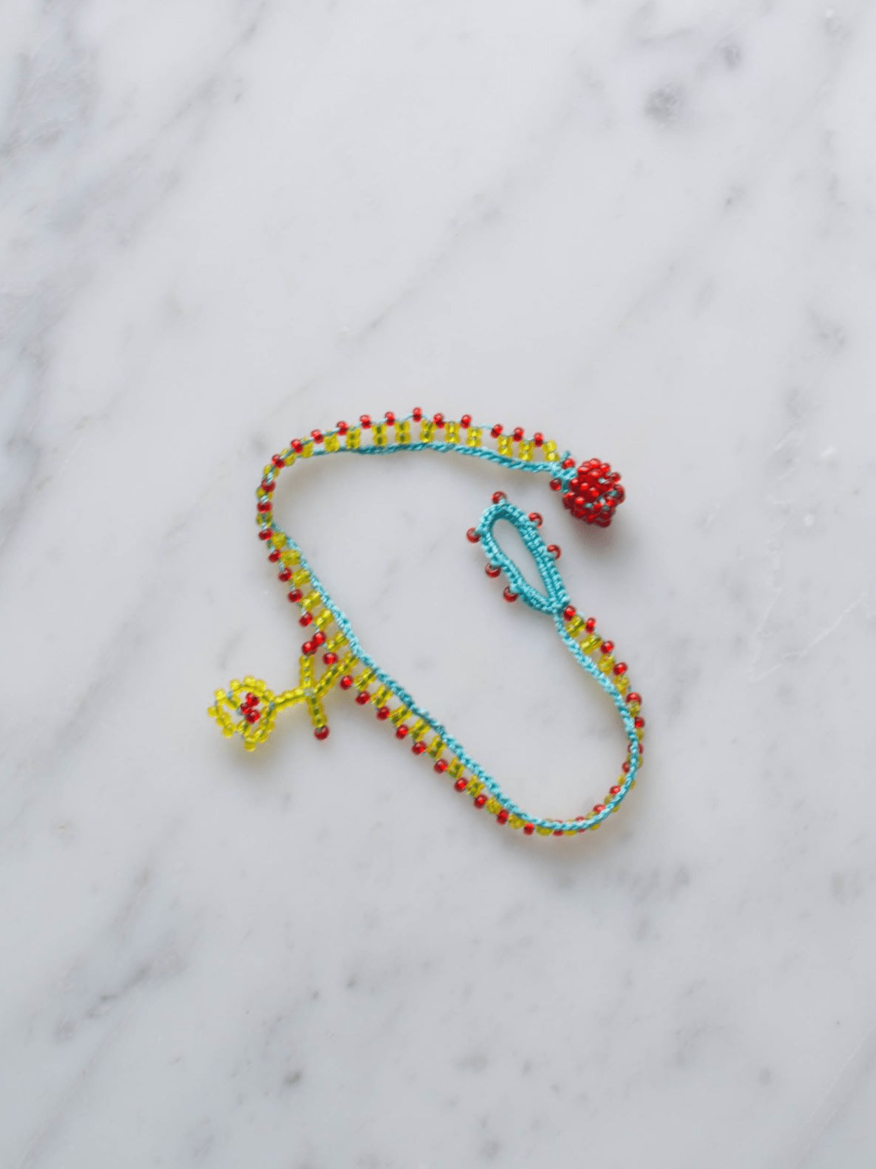Armbånd • Kniplet • Rød & gul med blomst - DORA