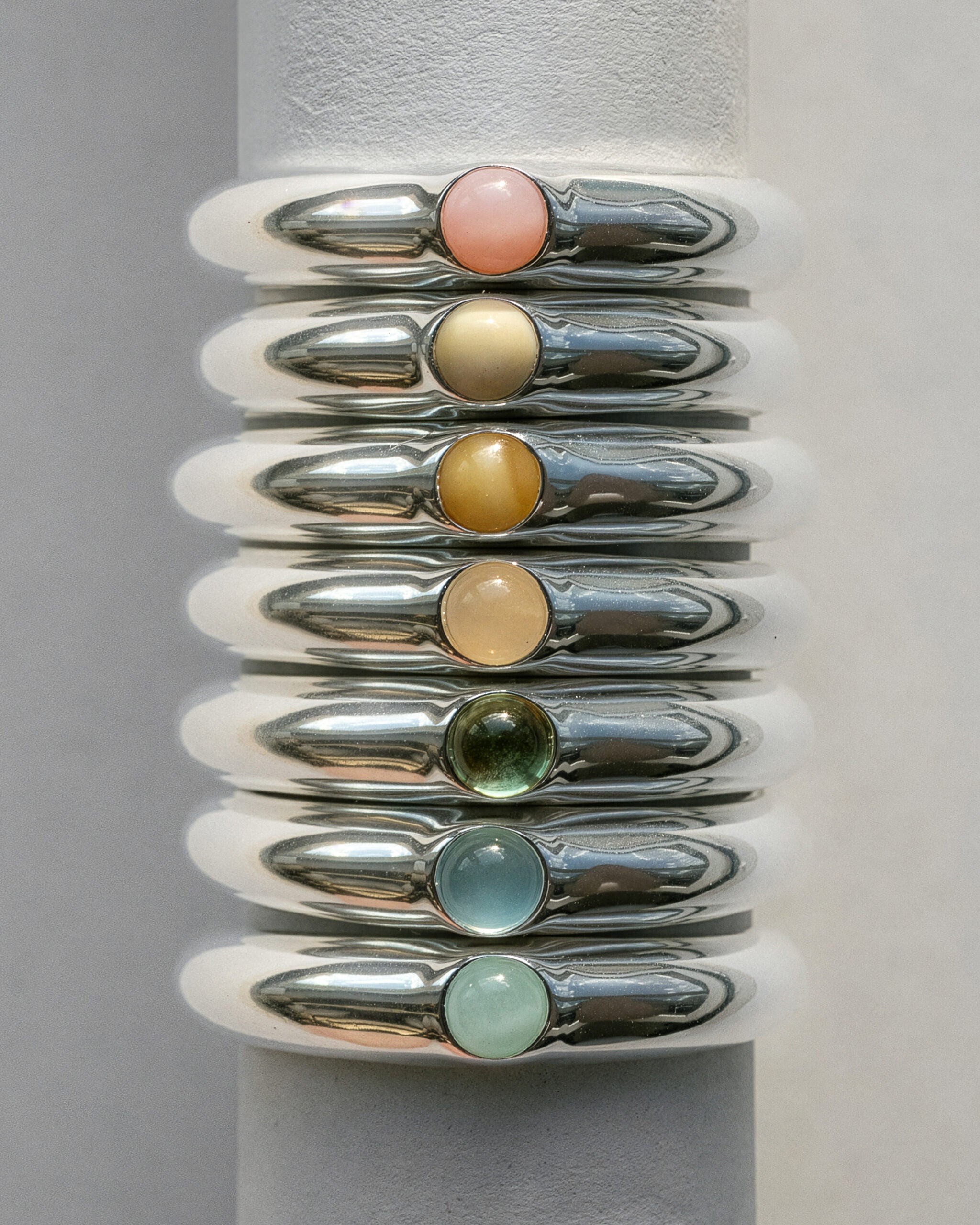 Fingerring, Tiny Signet, Sølv & Rød karneol fra SOTE hos DORA