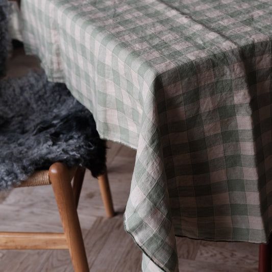 Table cloth • Linen • 170 x 240 cm • Light green check
