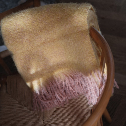 Wool rug • 130 x 170 • Yellow