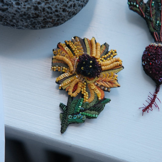 Hand-embroidered brooch • Sunflower