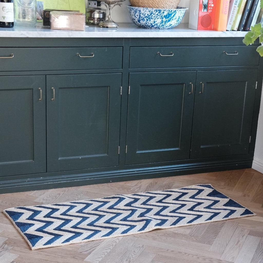 Måtte • Chevron • 46 x 120 cm • Blå