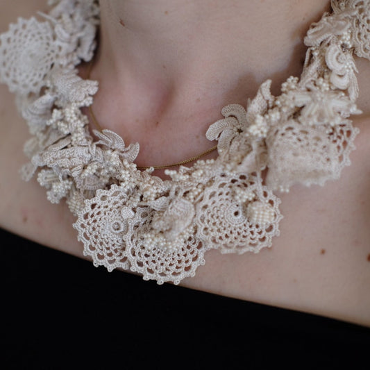Lace Necklace • Flowers • Cream