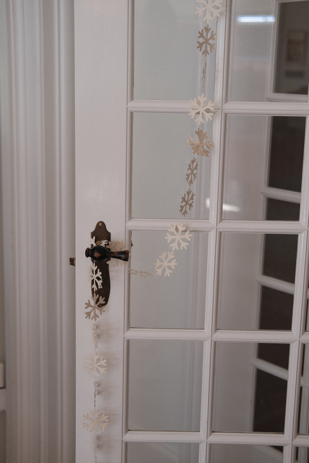 Garland • Snowflakes • White