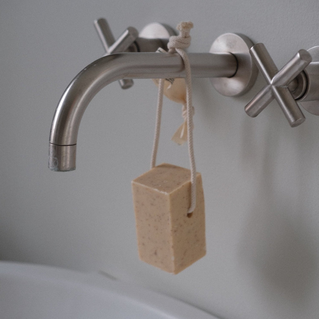 Håndsæbe • Mandel • i Snor