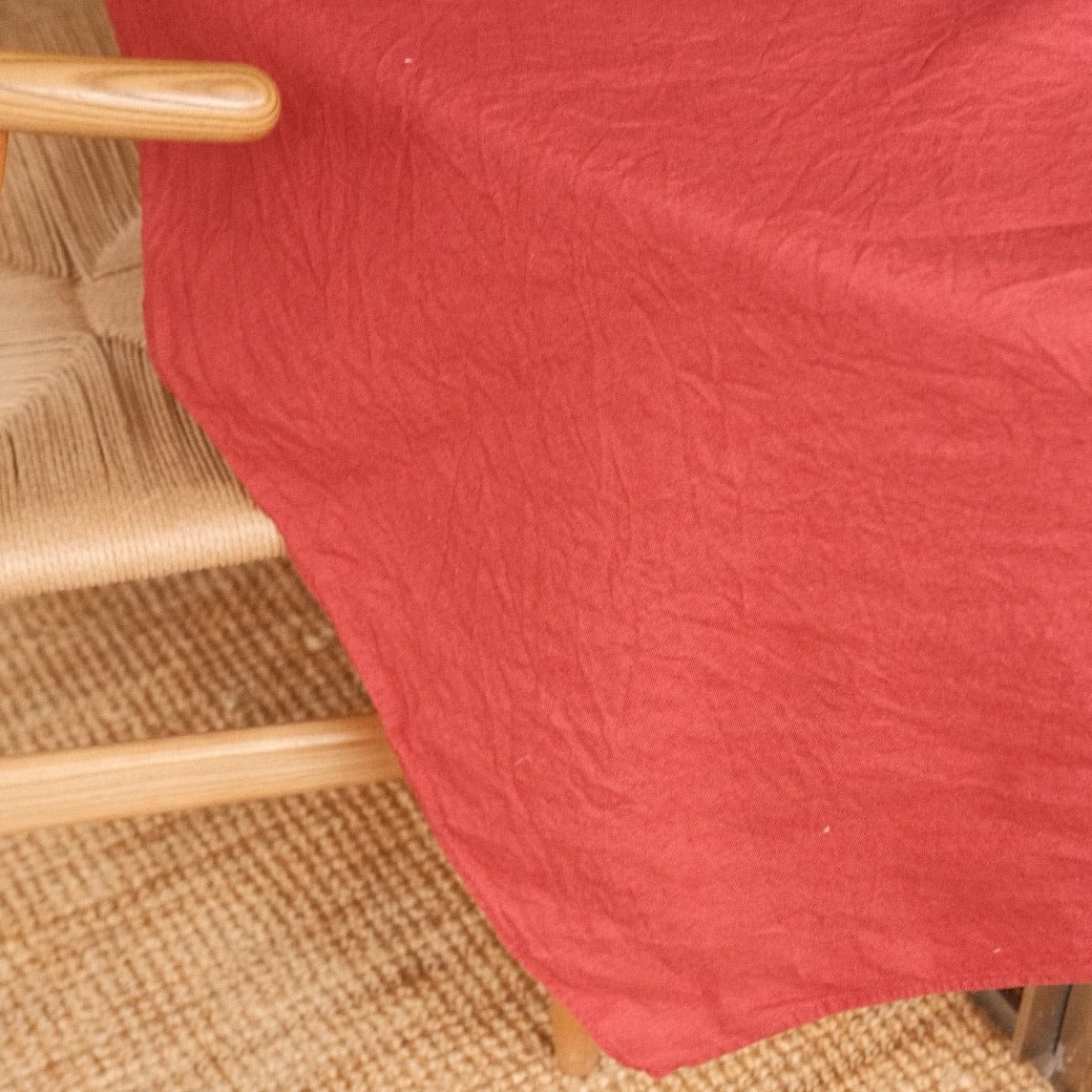 Tablecloth • Linen • 160 x 350 cm • Red