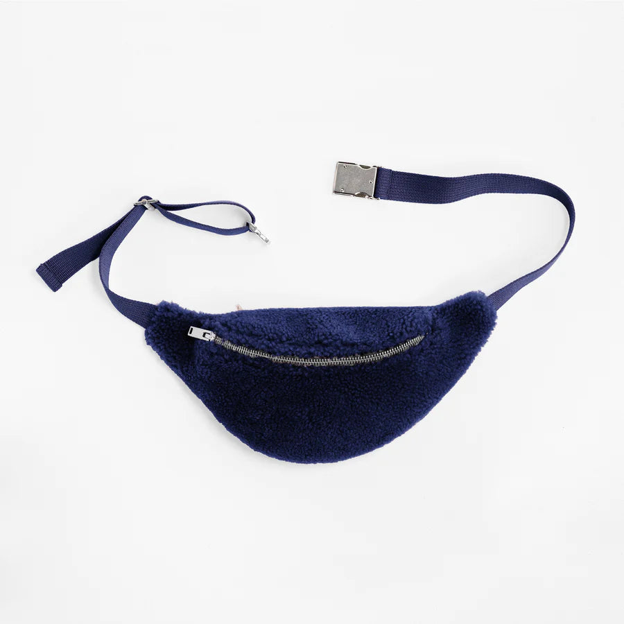 Belt bag • Lambskin • Dark blue