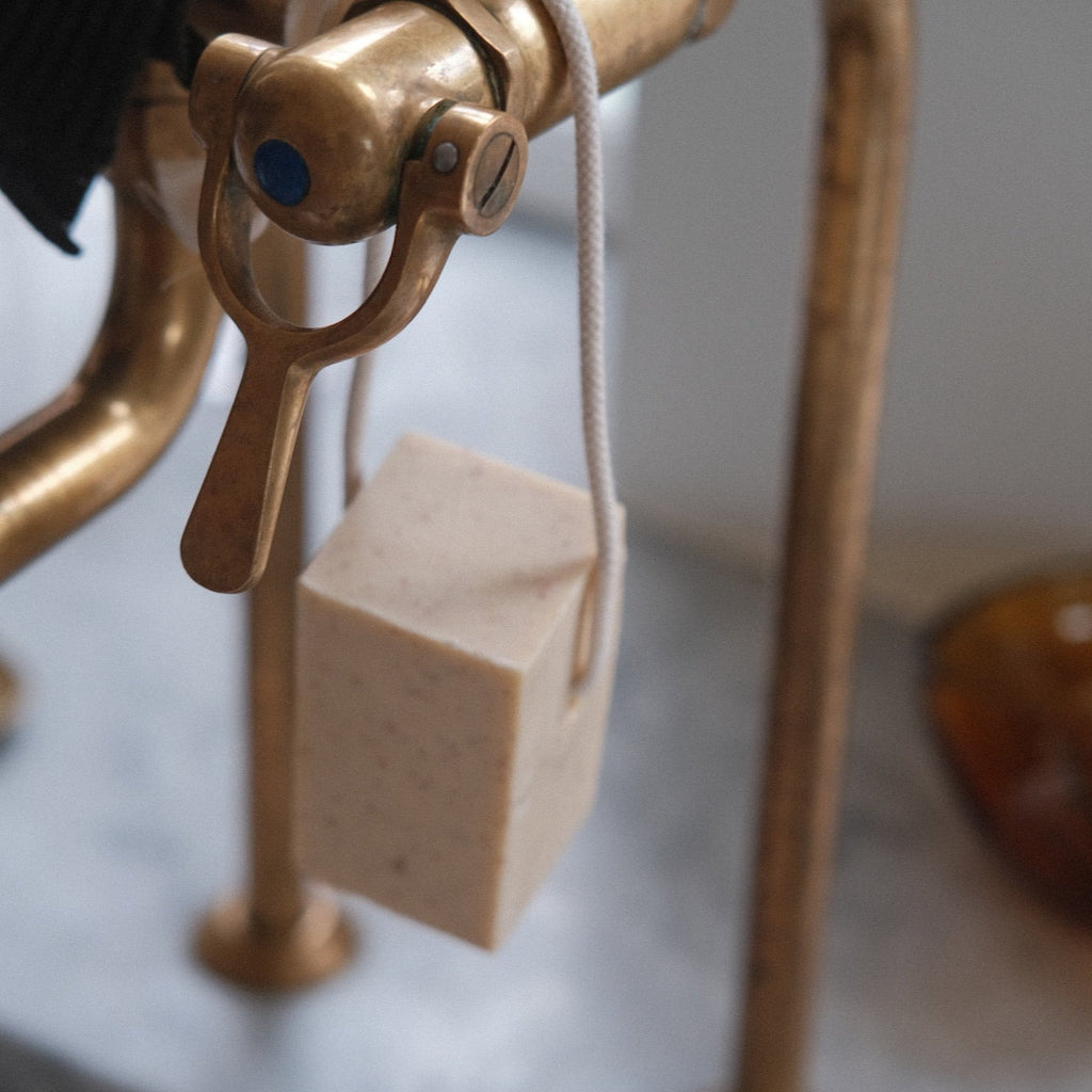 Håndsæbe • Mandel • i Snor