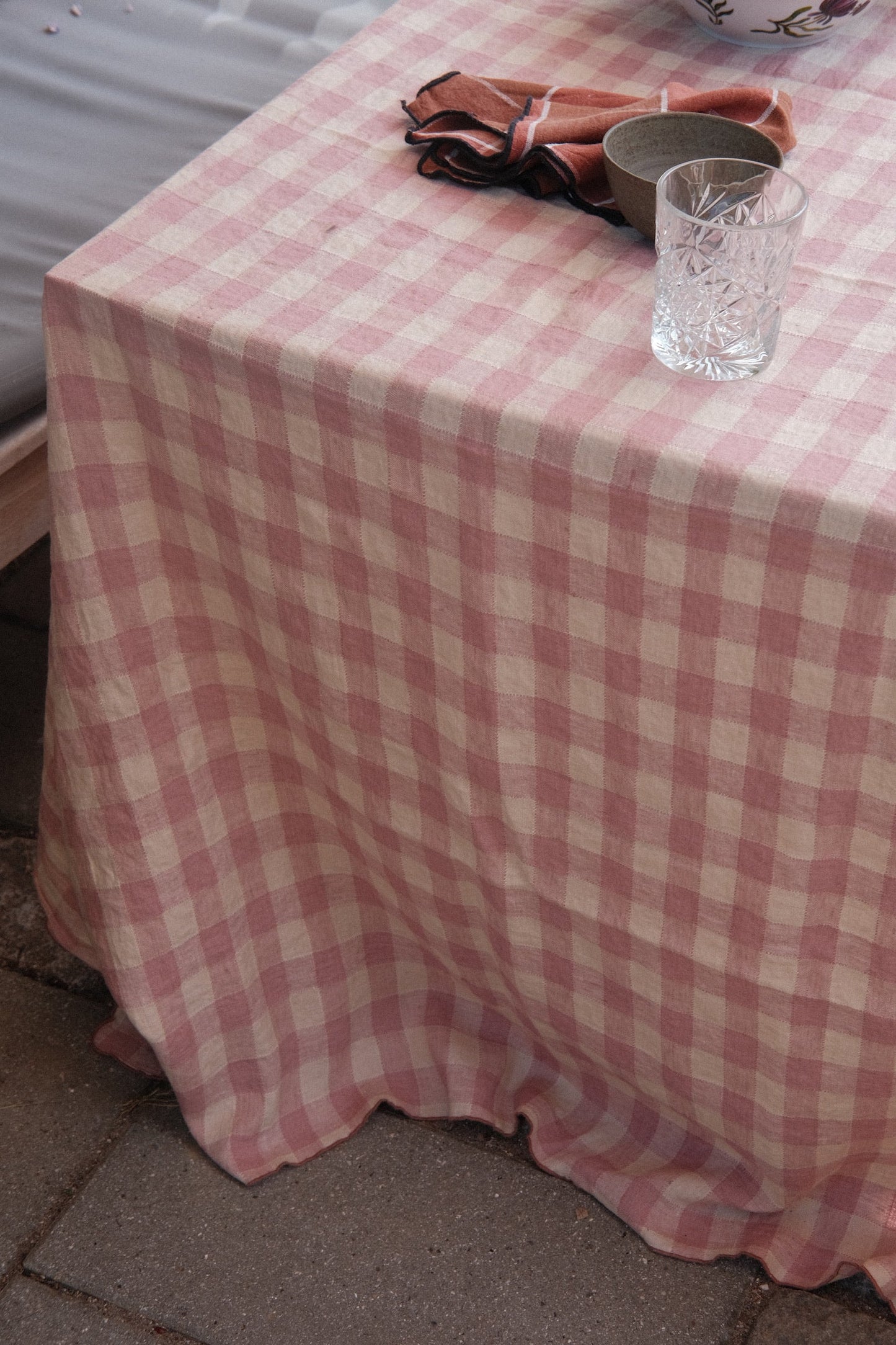 Tablecloth • Linen • 170 x 350 cm • Pink check