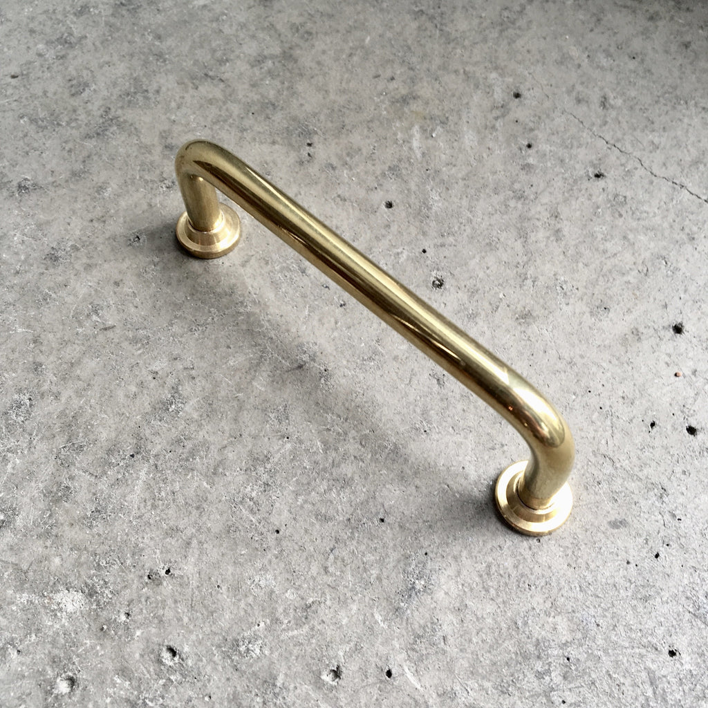 Dora knager Greb Bøjlegreb Messing rund fodskive