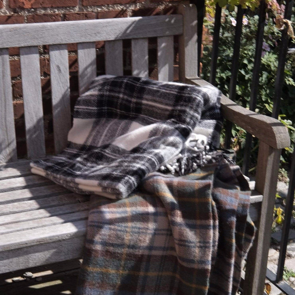 Tweedmill Plaid Tweedmill Tæppe // Grey Dress