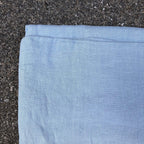 Blå Hør pude fra Linge Particulier, 50x50 cm, blød og elegant Scandinavian-inspireret pude til sofa eller seng.