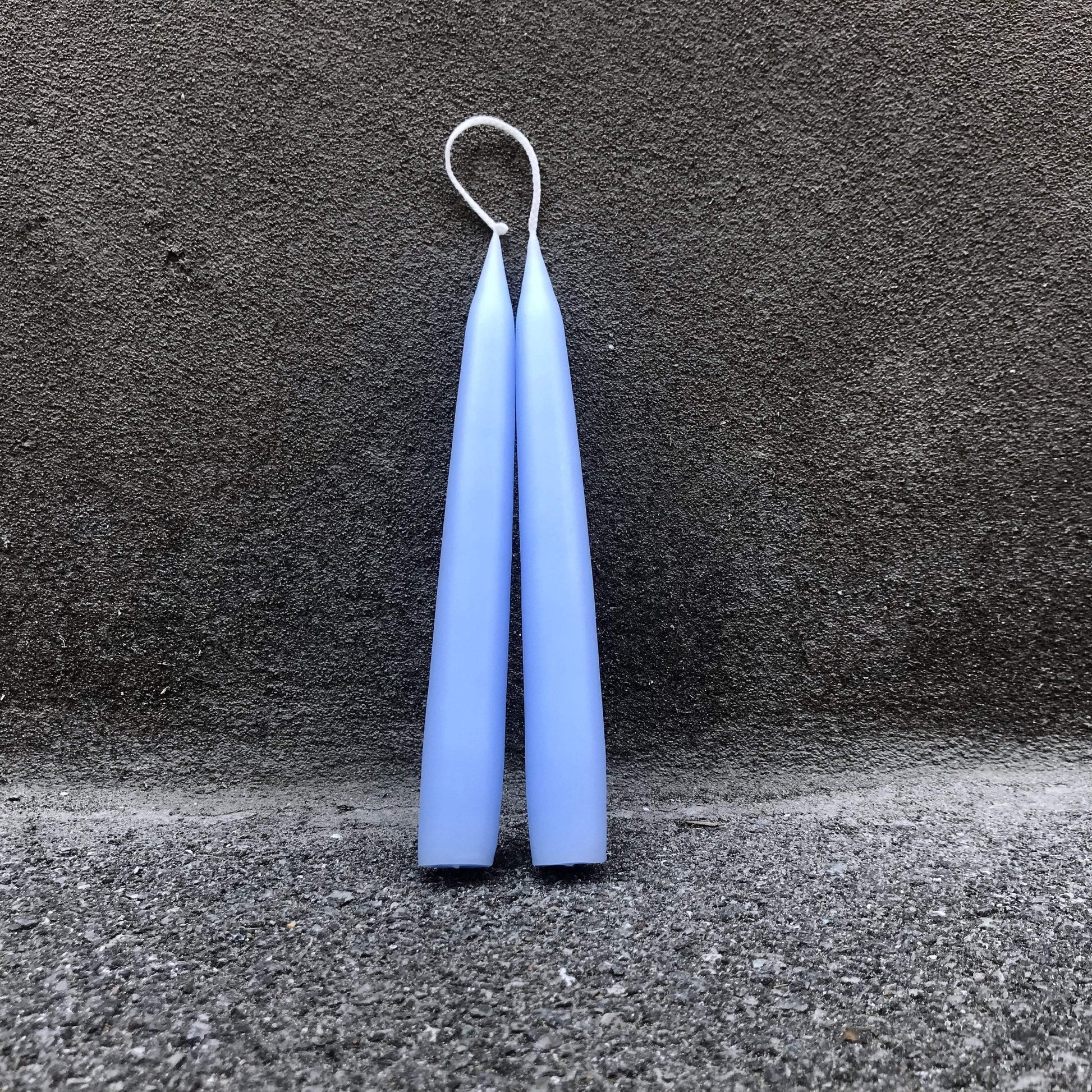Kunstindustrien Stearinlys Hånddyppede lys // 21 cm // Pastel Blue