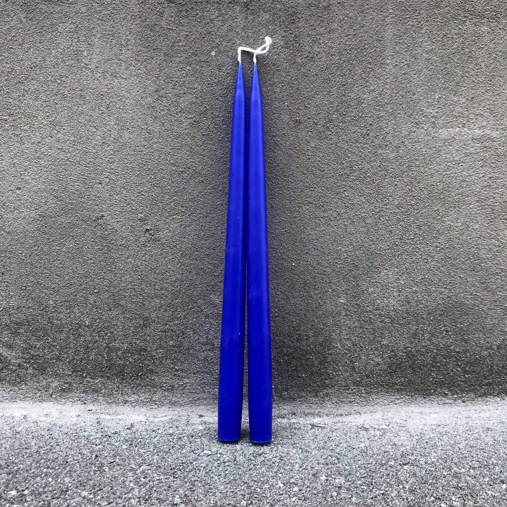 Kunstindustrien Stearinlys Hånddyppede lys // 45cm // Cobolt Blue