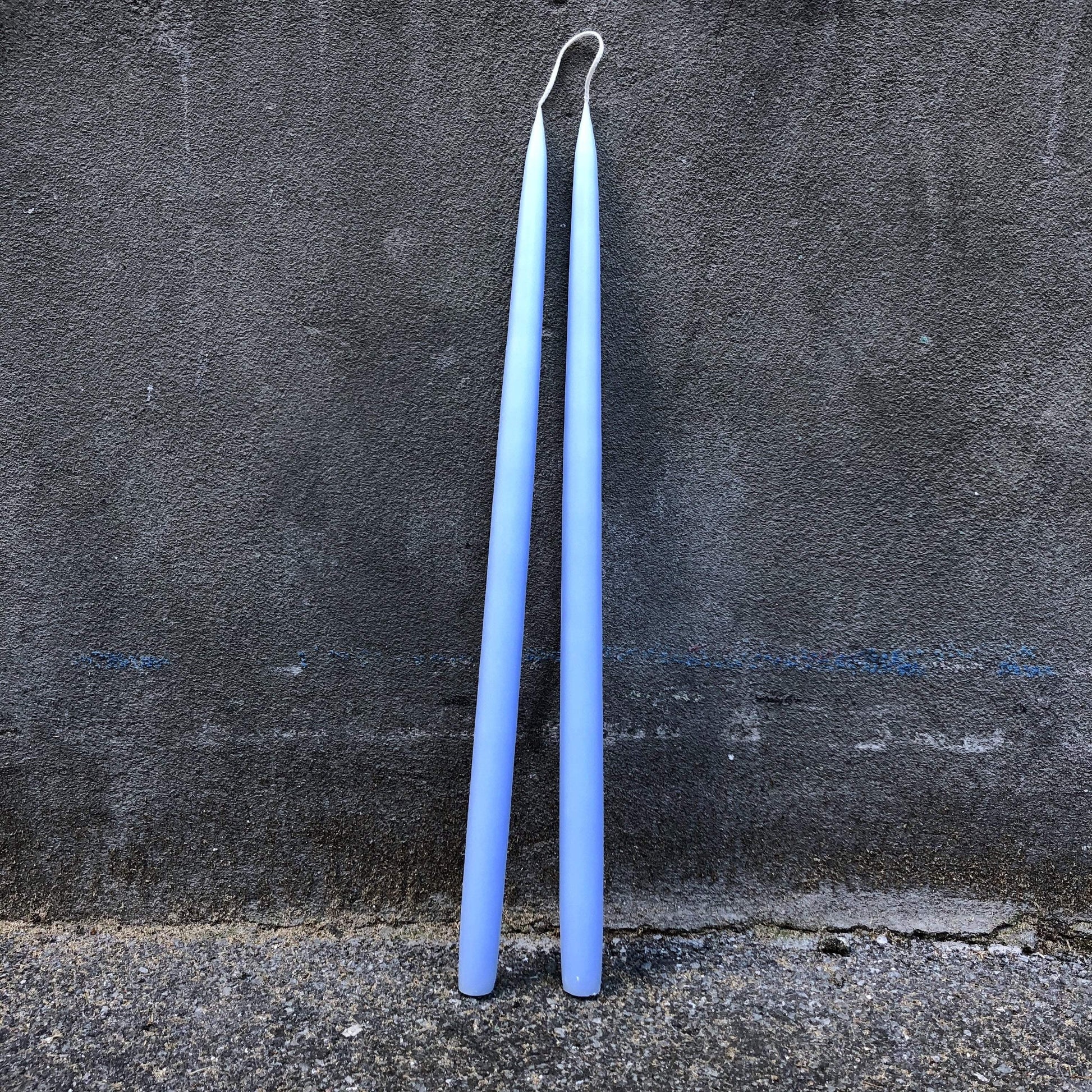 Kunstindustrien Stearinlys Hånddyppede lys // 45cm // Pastel Blue